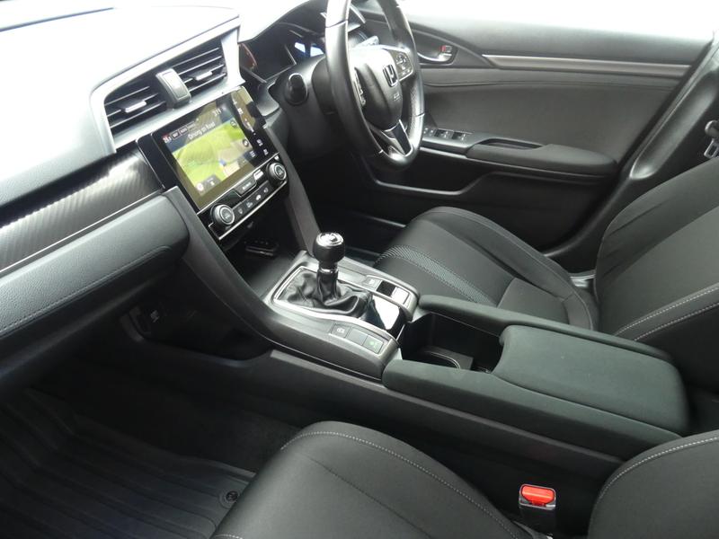 Used Honda Civic 2017 for sale - 78087793: Photo 19