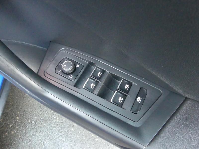 Used Volkswagen T-Roc for sale - 77225752: Photo 26