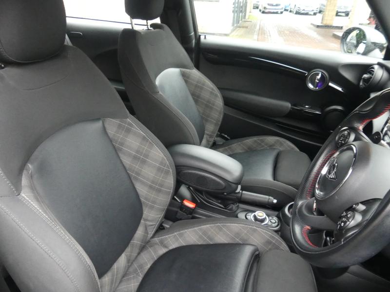 Used MINI Hatch 2018 for sale - 76541397: Photo 15