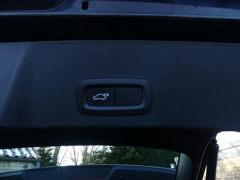 Used Volvo XC40 2020 for sale - 77138179: Photo 24