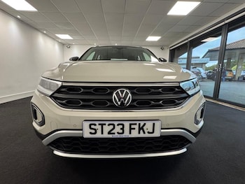 Used Volkswagen T-Roc 2023 for sale - 78657218: Photo