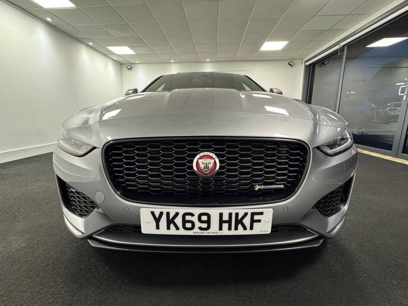 Used Jaguar XE 2019 for sale - 77450416: Photo 2