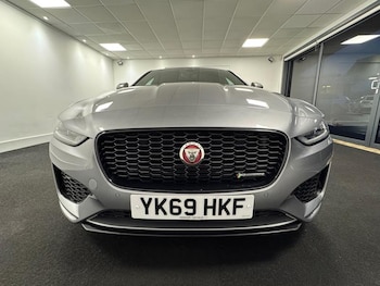 Used Jaguar XE 2019 for sale - 77450416: Photo
