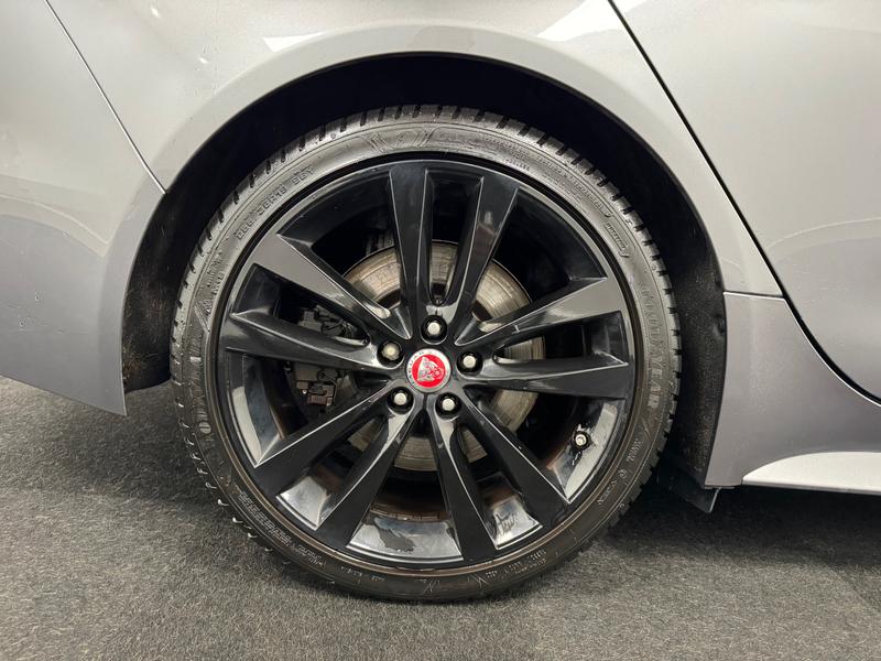 Used Jaguar XE 2019 for sale - 77450416: Photo 41