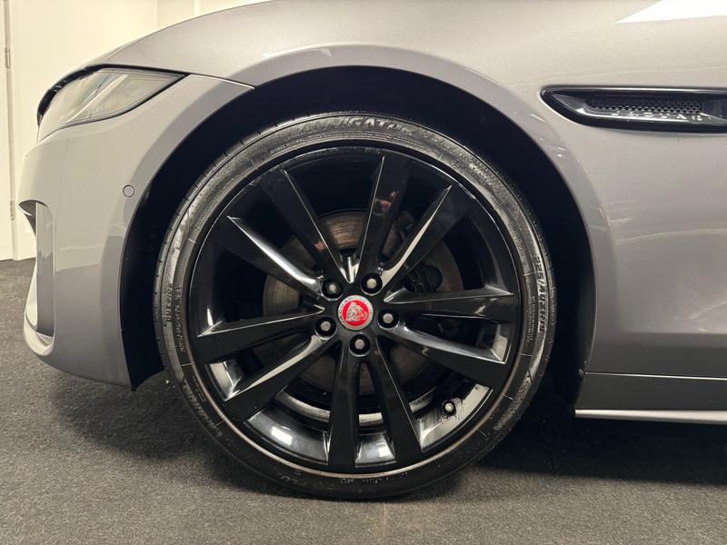 Used Jaguar XE 2019 for sale - 77450416: Photo 44