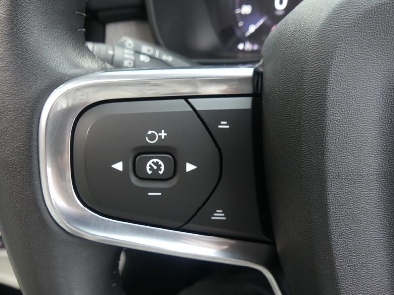 Used Volvo XC40 2020 for sale - 77248739: Photo 32