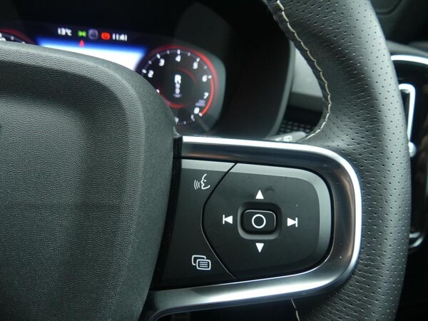 Used Volvo XC40 2020 for sale - 76252398: Photo 30
