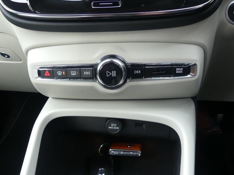 Used Volvo XC40 2020 for sale - 76355511: Photo 37