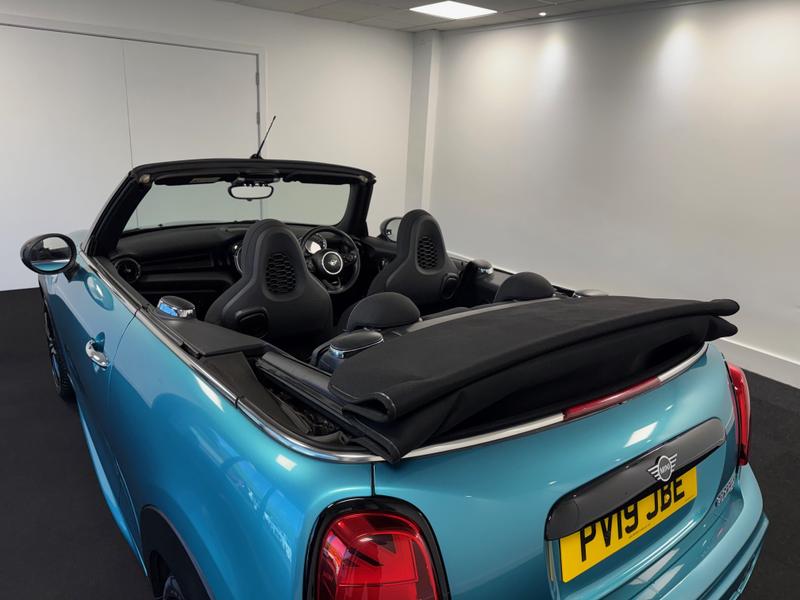 Used MINI Convertible 2019 for sale - 77918641: Photo 11