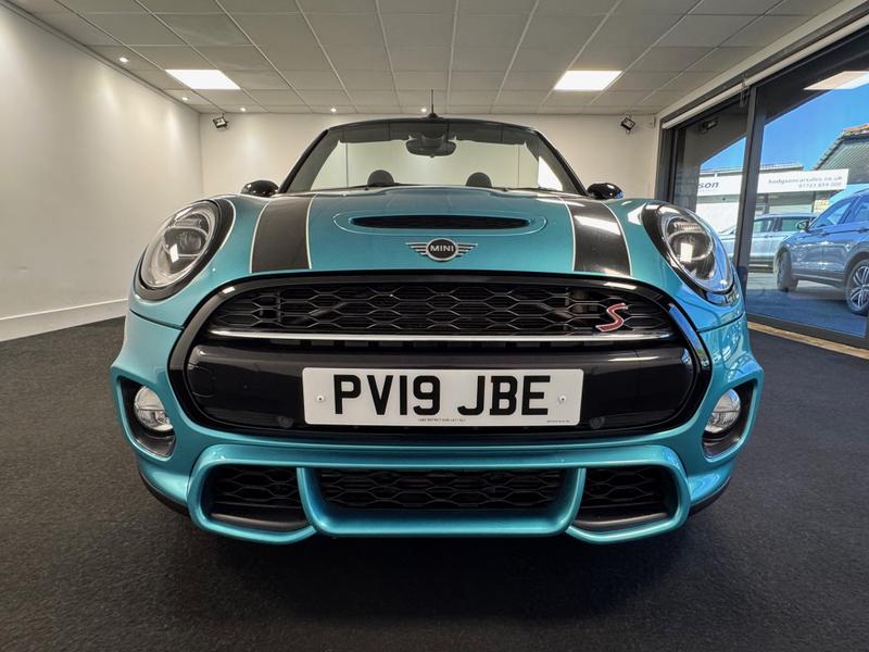 Used MINI Convertible 2019 for sale - 77918641: Photo 2