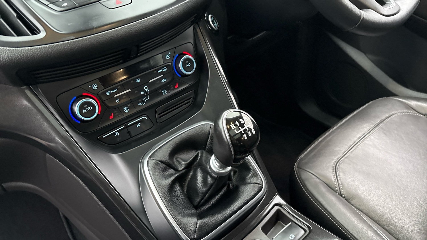 Used Ford Kuga 2019 for sale - 76612526: Photo 13