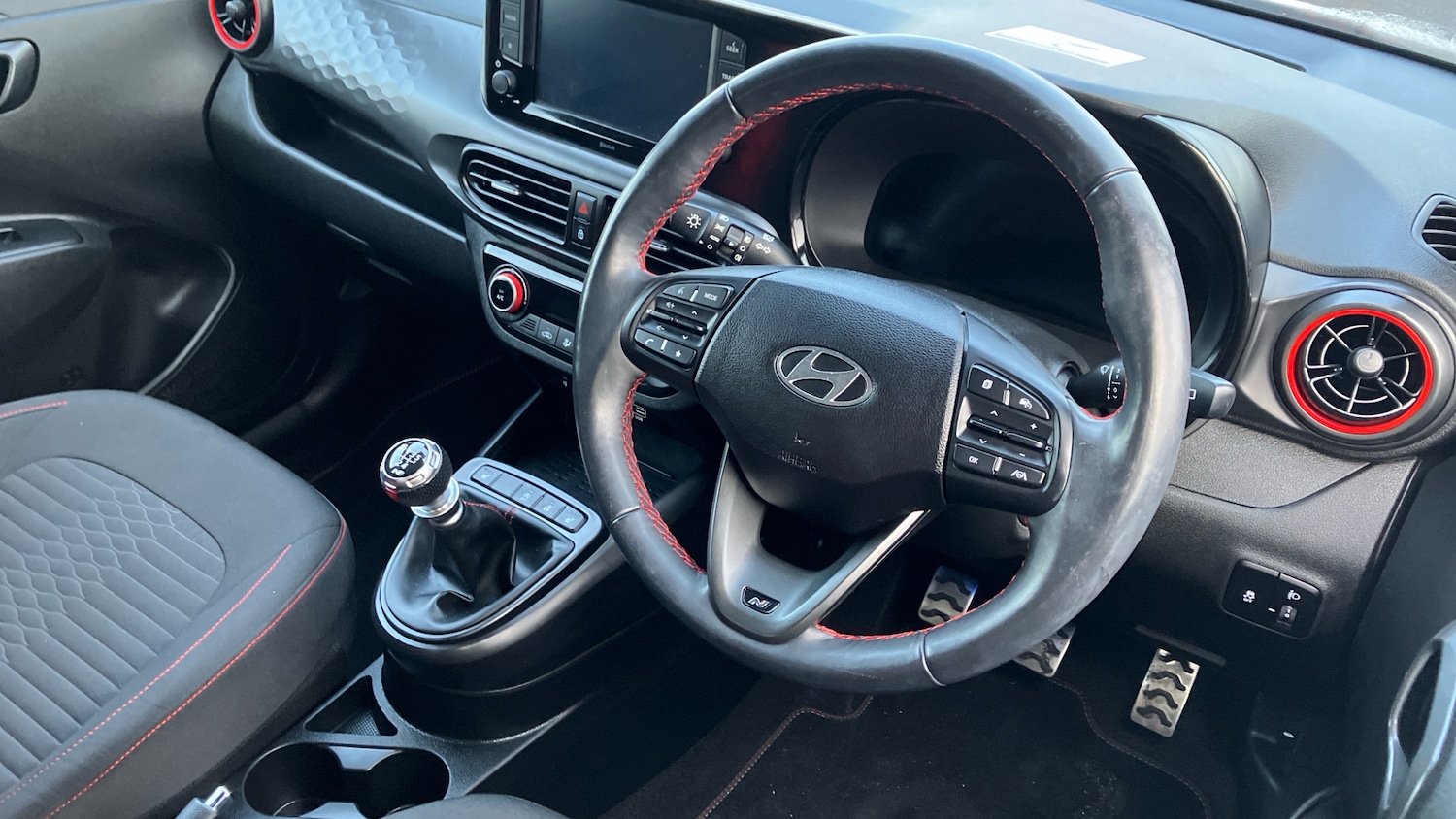 Used Hyundai i10 2023 for sale - 76748858: Photo 11