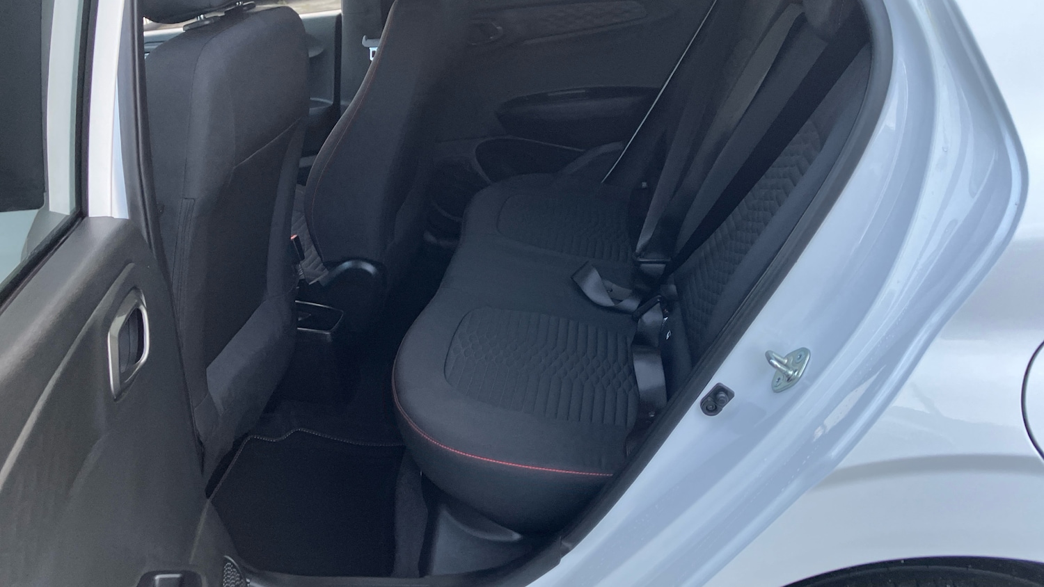 Used Hyundai i10 2023 for sale - 76748858: Photo 16