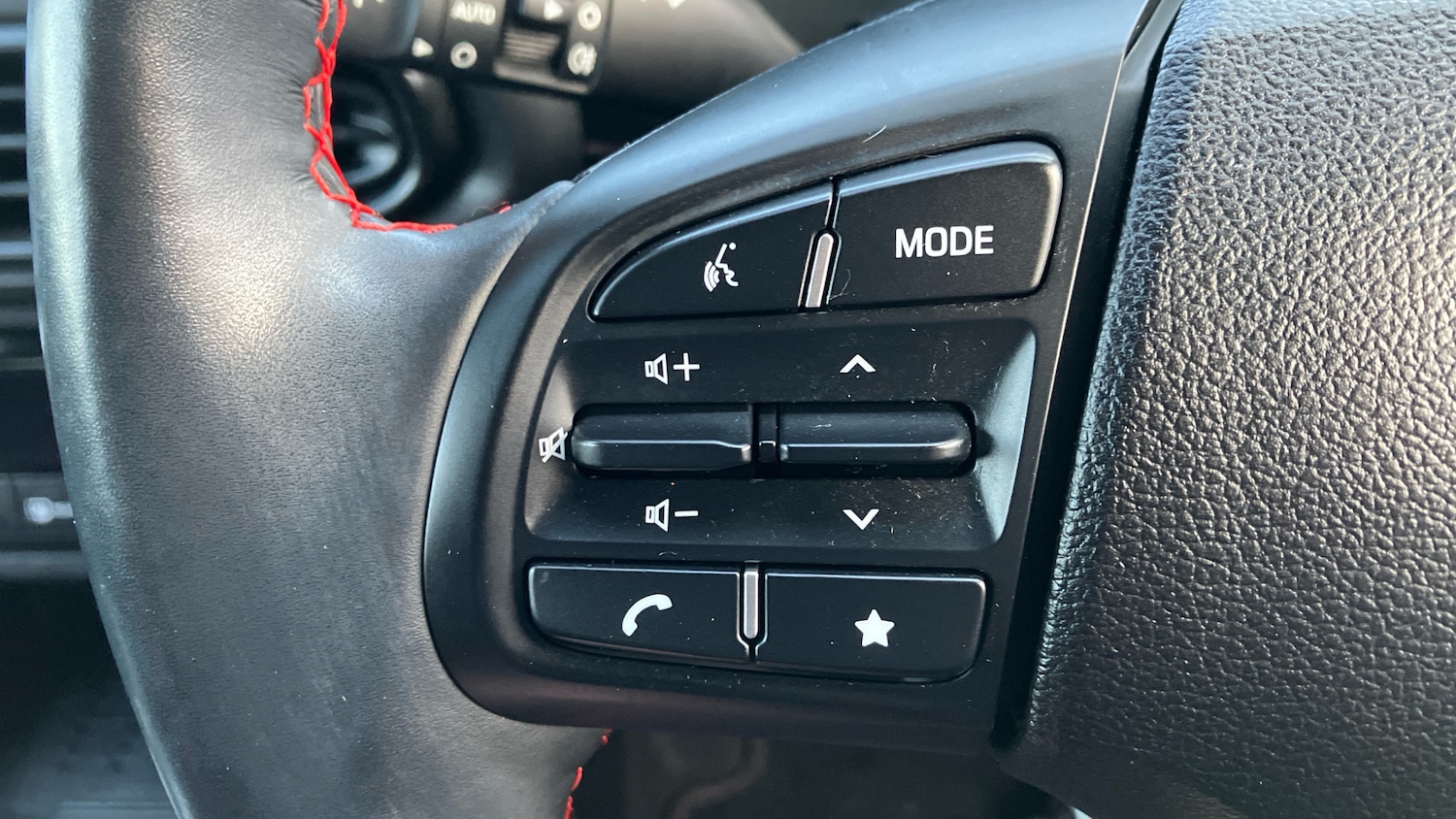 Used Hyundai i10 2023 for sale - 76748858: Photo 21