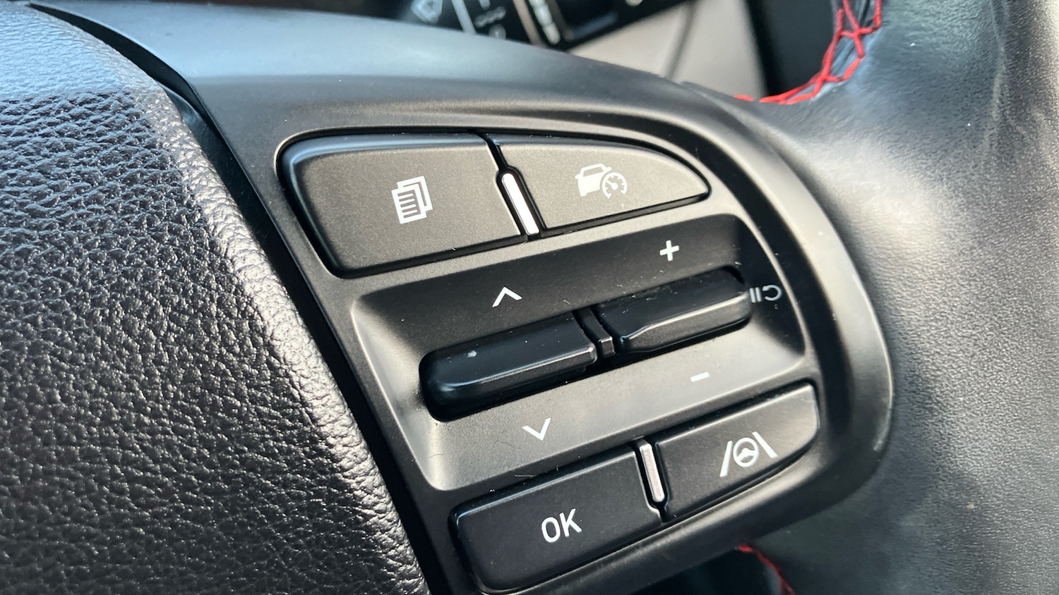 Used Hyundai i10 2023 for sale - 76748858: Photo 22