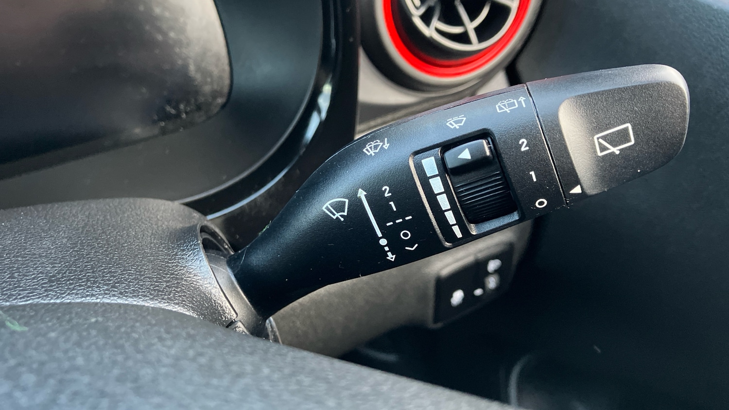 Used Hyundai i10 2023 for sale - 76748858: Photo 24