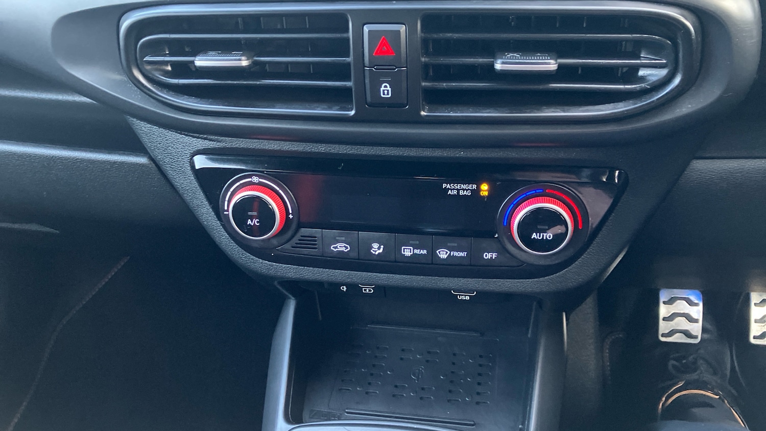 Used Hyundai i10 2023 for sale - 76748858: Photo 30