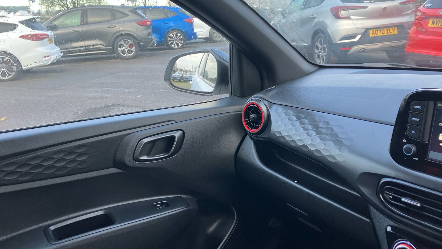 Used Hyundai i10 2023 for sale - 76748858: Photo 35