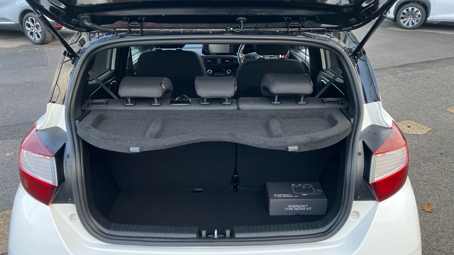 Used Hyundai i10 2023 for sale - 76748858: Photo 4