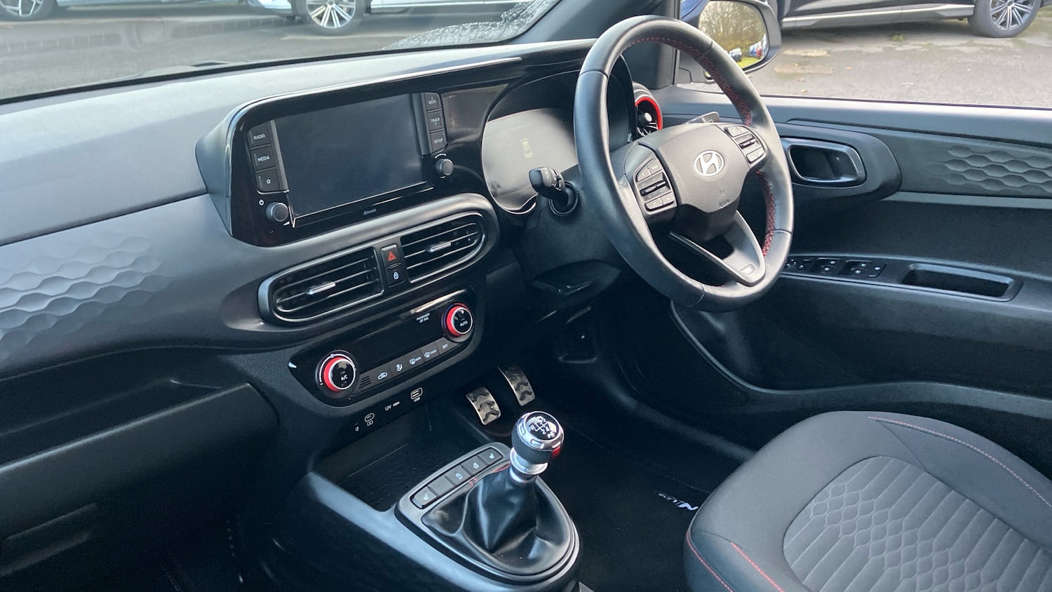 Used Hyundai i10 2023 for sale - 76748858: Photo 9