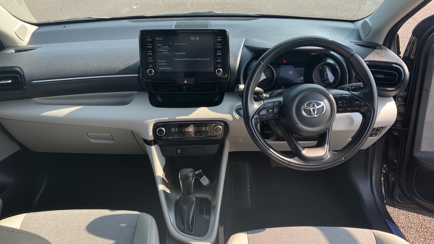 Used Toyota Yaris 2022 for sale - 76363212: Photo 10