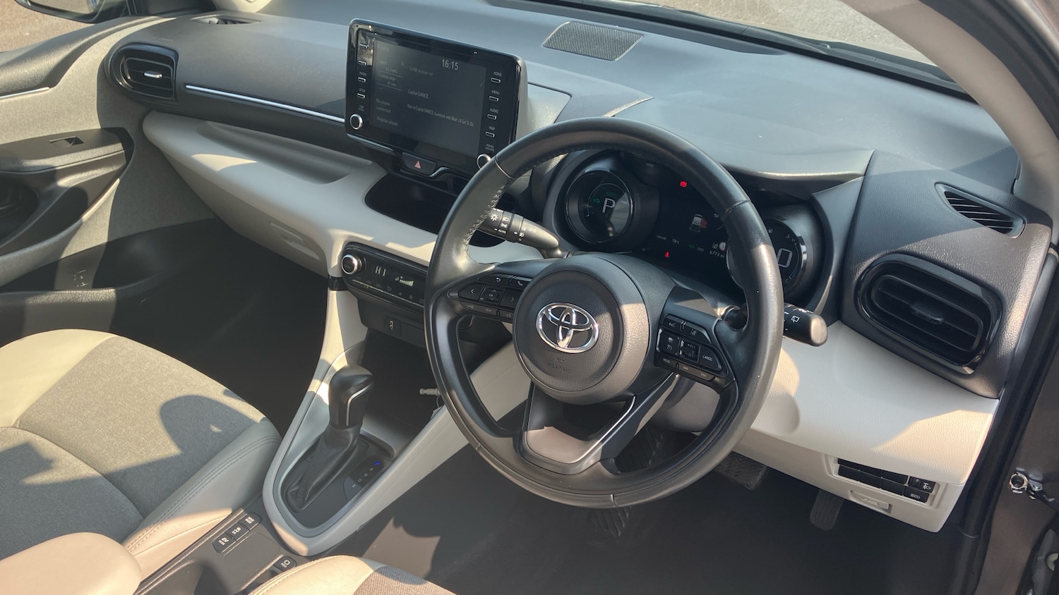 Used Toyota Yaris 2022 for sale - 76363212: Photo 11
