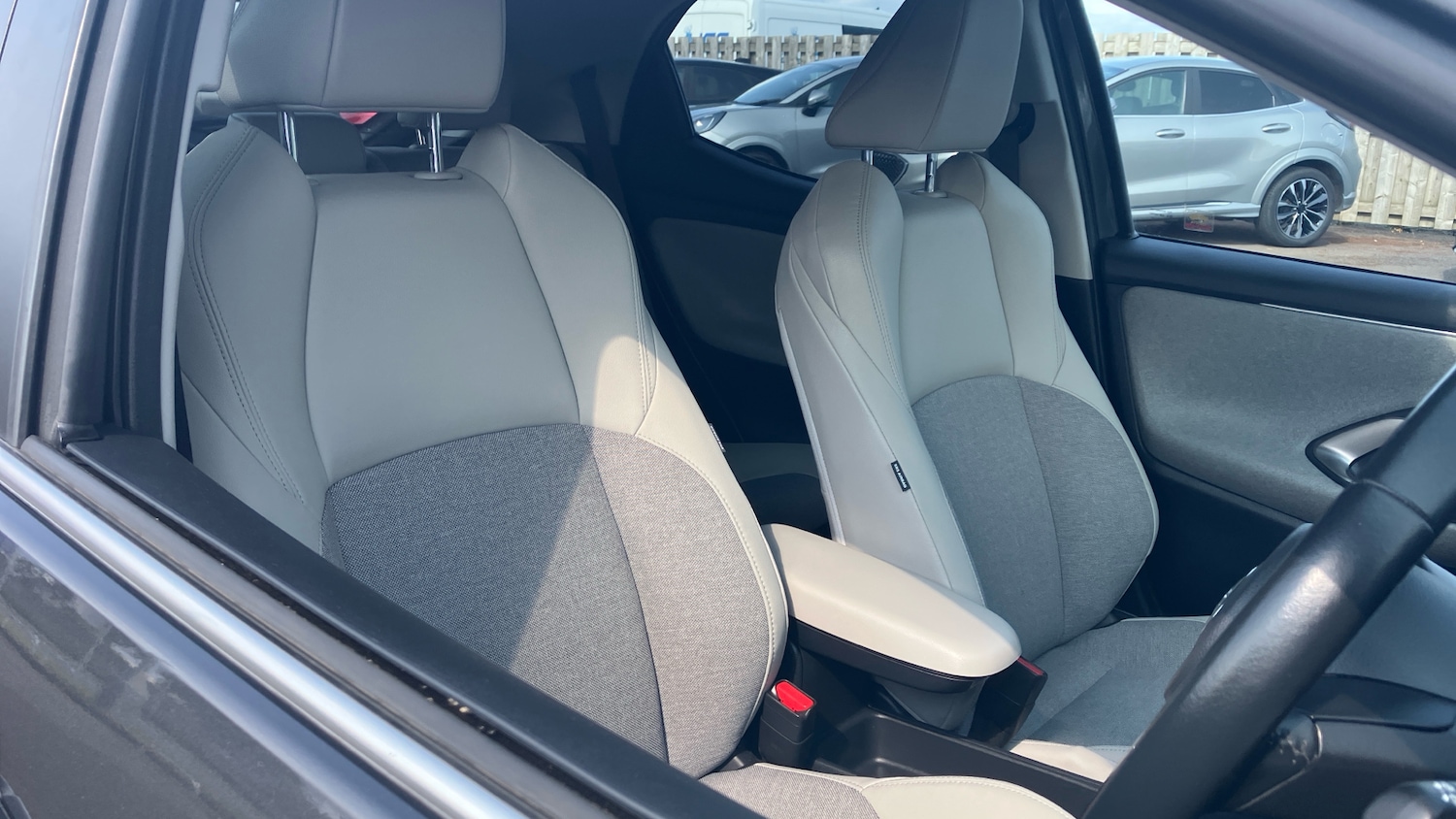 Used Toyota Yaris 2022 for sale - 76363212: Photo 26