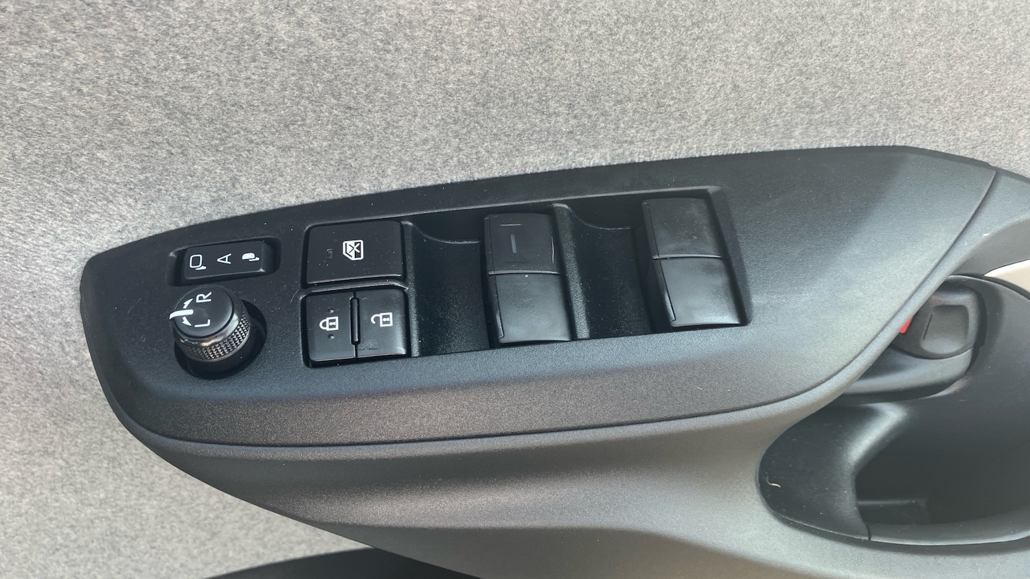 Used Toyota Yaris 2022 for sale - 76363212: Photo 28