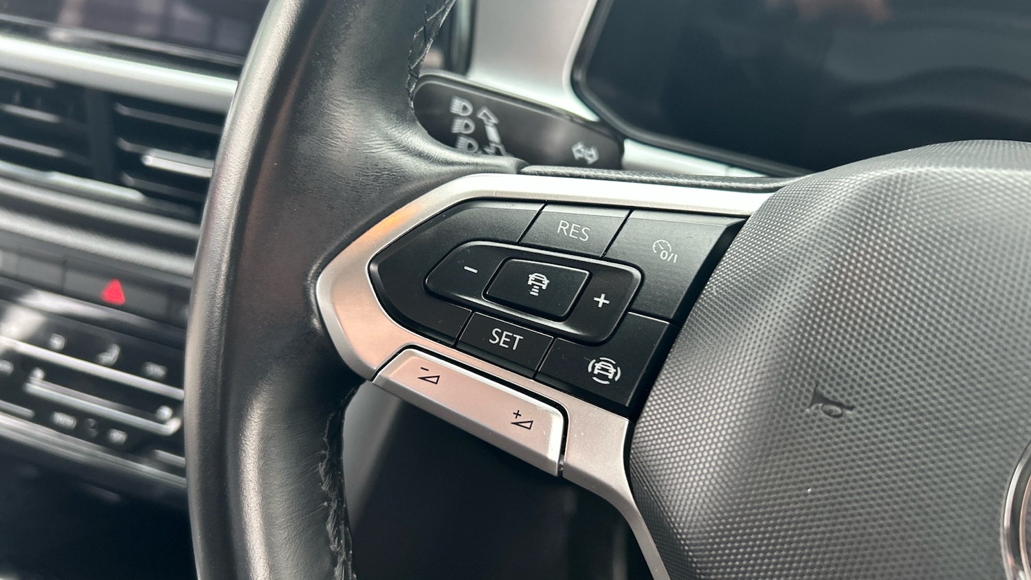 Used Volkswagen T-Roc 2022 for sale - 77248579: Photo 28