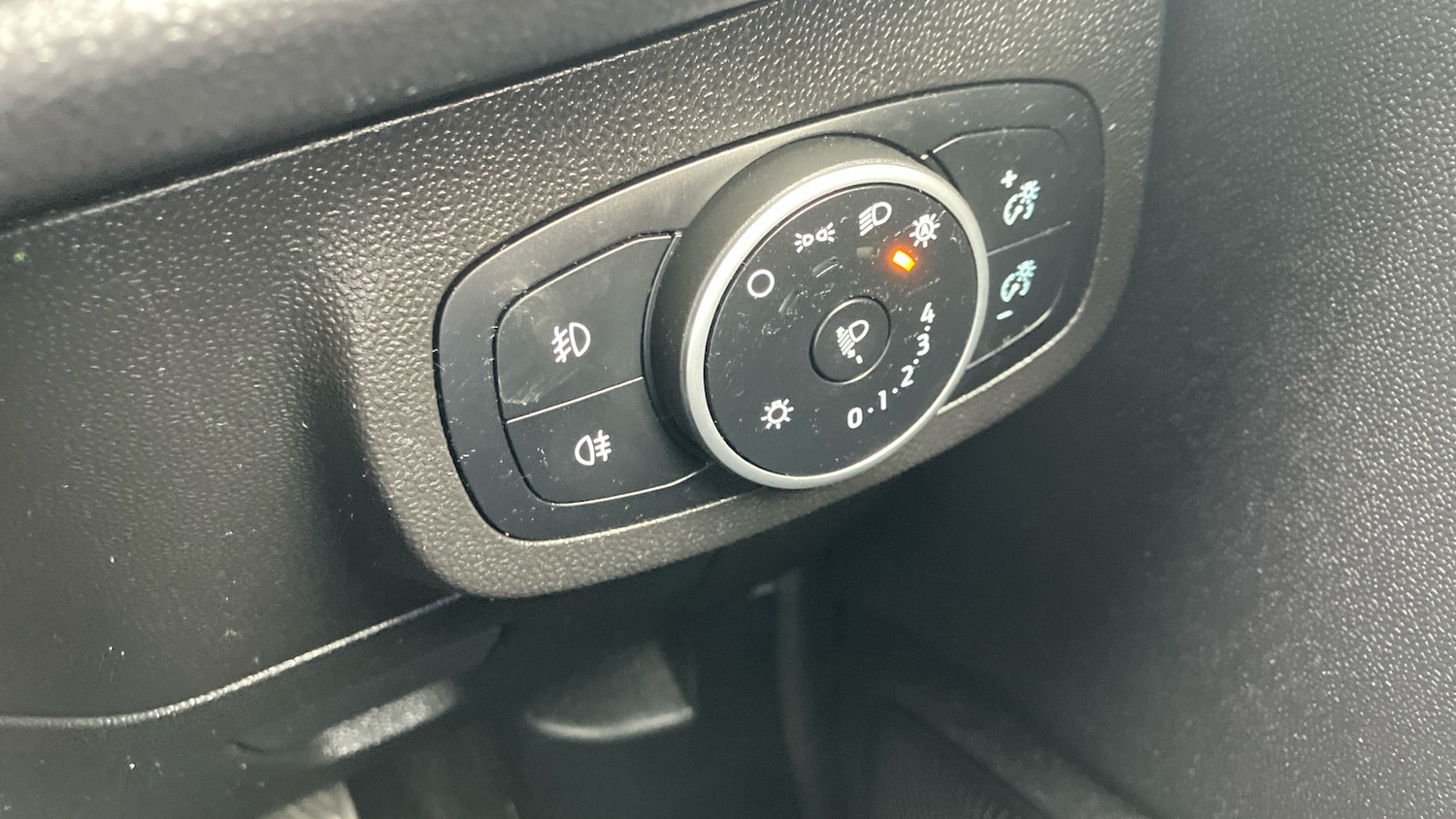 Used Ford Fiesta 2018 for sale - 76372265: Photo 25