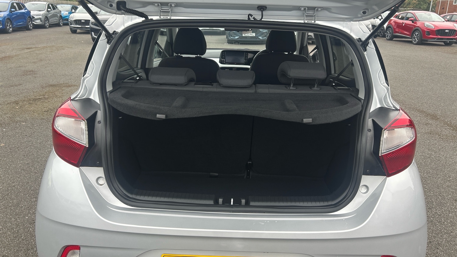 Used Hyundai i10 2022 for sale - 76363237: Photo 4