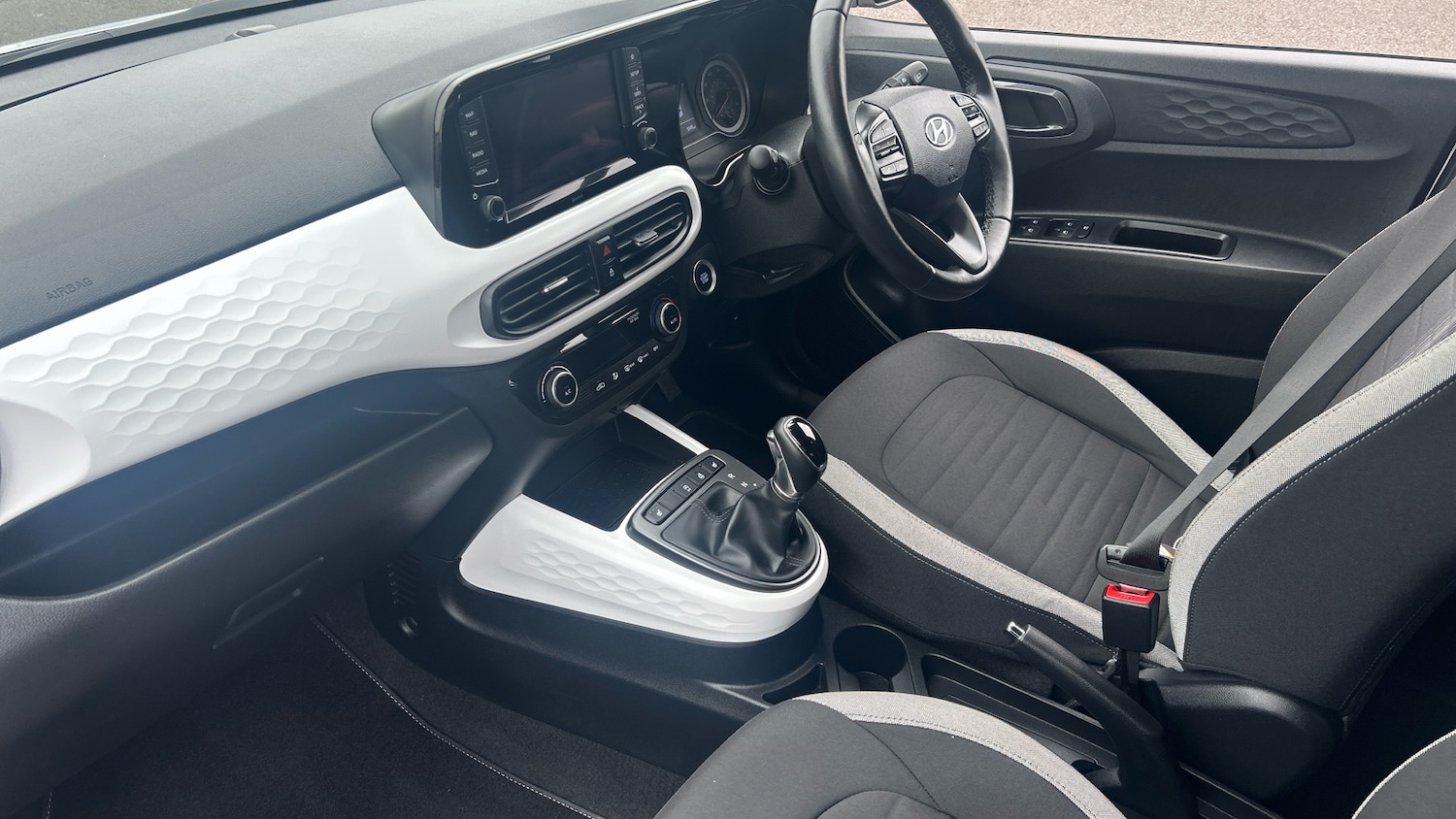 Used Hyundai i10 2022 for sale - 76363237: Photo 9