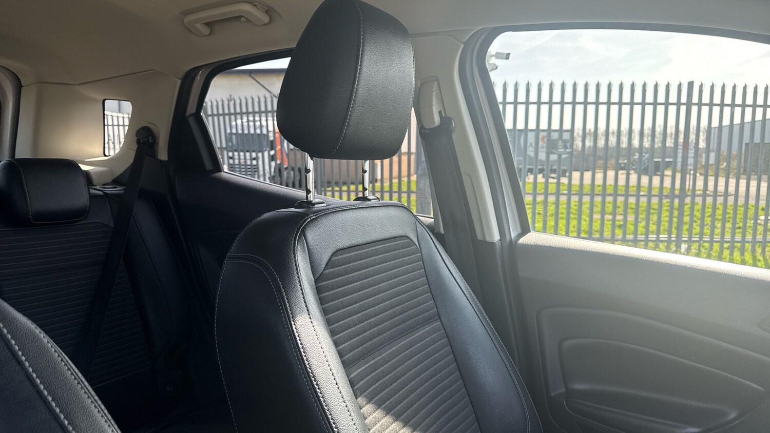 Used Ford Ecosport 2018 for sale - 77945308: Photo 31