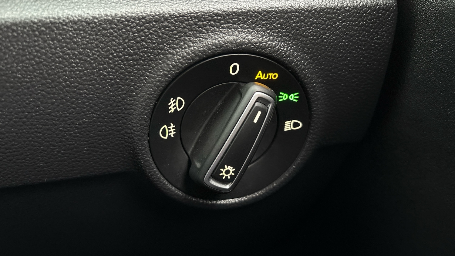 Used Volkswagen T-Roc 2021 for sale - 76719174: Photo 22