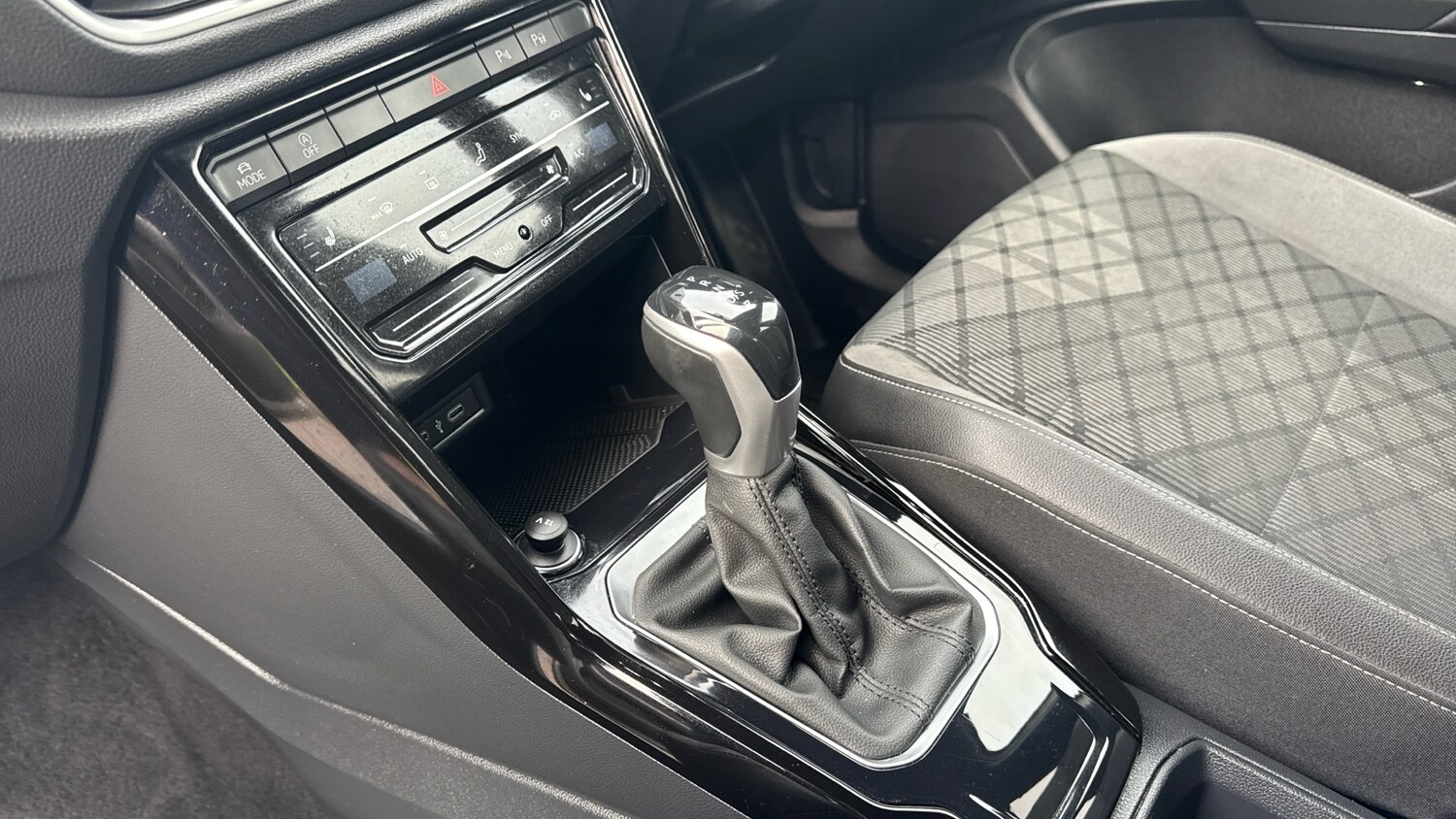 Used Volkswagen T-Roc 2022 for sale - 78143796: Photo 13