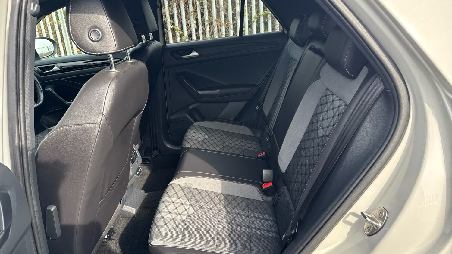 Used Volkswagen T-Roc 2022 for sale - 78143796: Photo 16