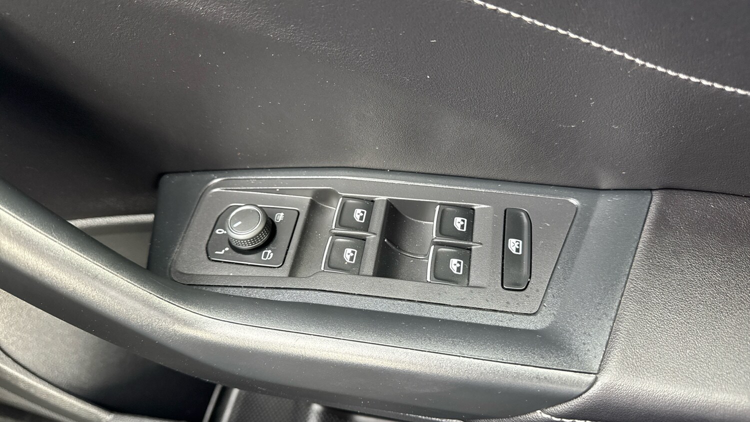 Used Volkswagen T-Roc 2022 for sale - 78143796: Photo 25