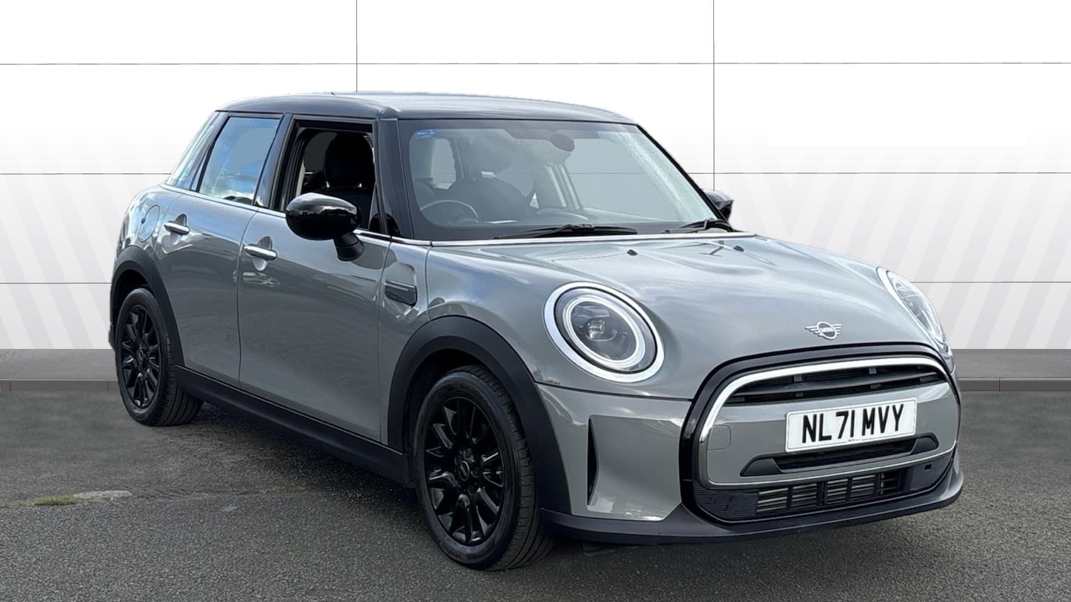 Used MINI Hatch 2021 for sale - 76363236: Photo 1