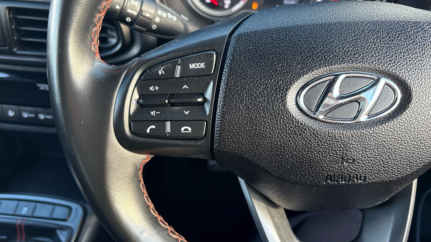 Used Hyundai i10 2022 for sale - 76363233: Photo 31