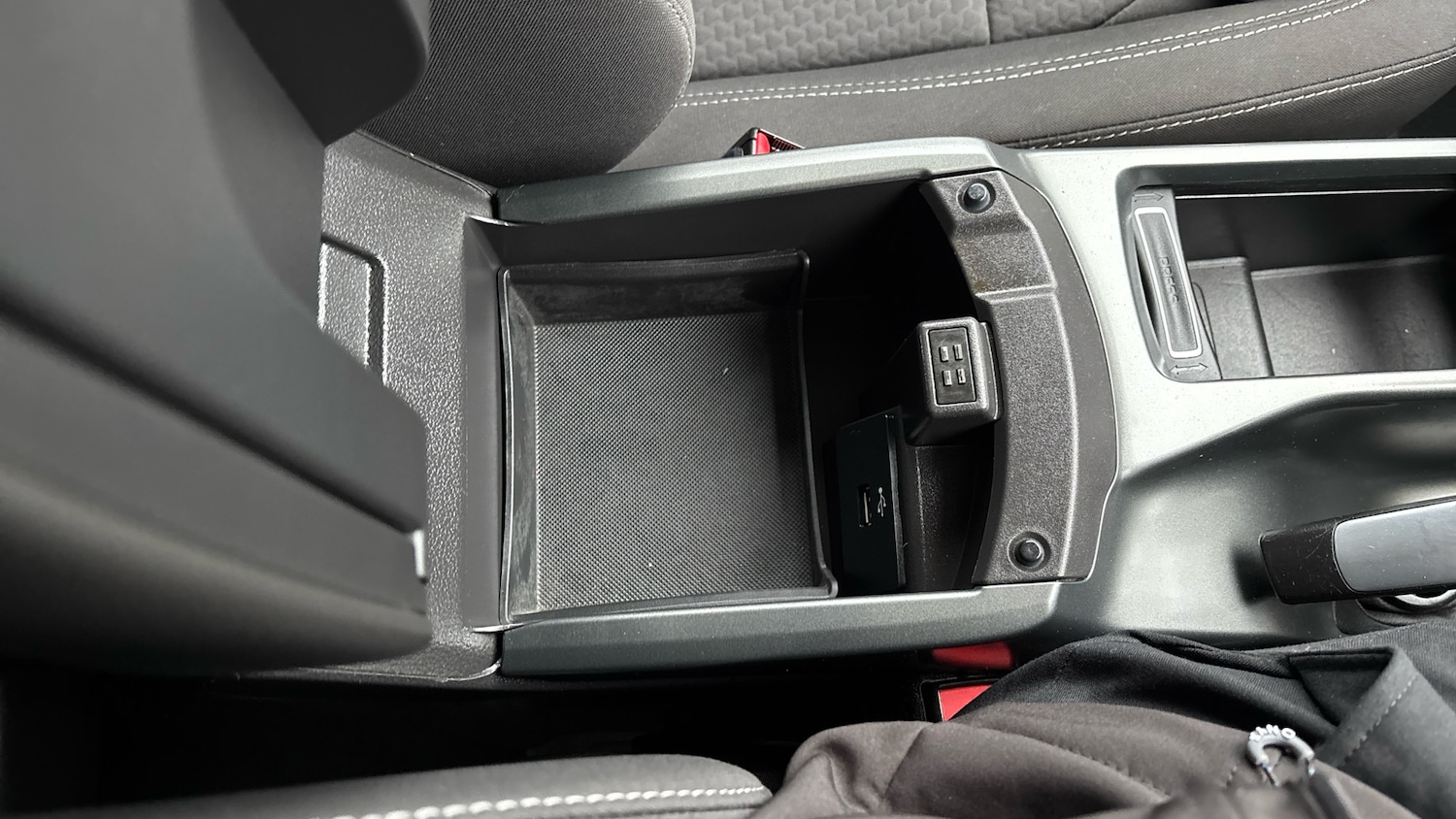 Used Ford Kuga 2017 for sale - 76968337: Photo 41