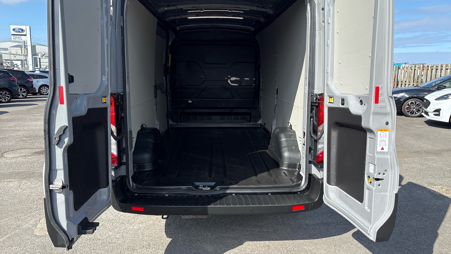 Used Ford Transit 2024 for sale - 76372244: Photo 4