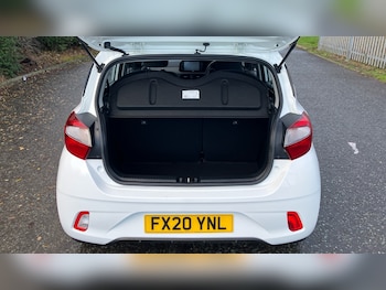 Used Hyundai i10 2020 for sale - 76979325: Photo