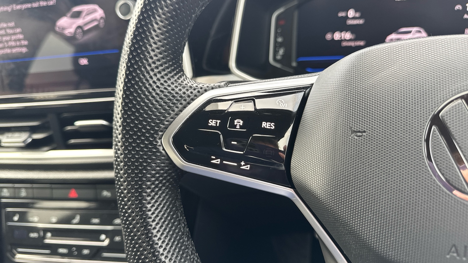 Used Volkswagen T-Roc 2022 for sale - 77973188: Photo 21