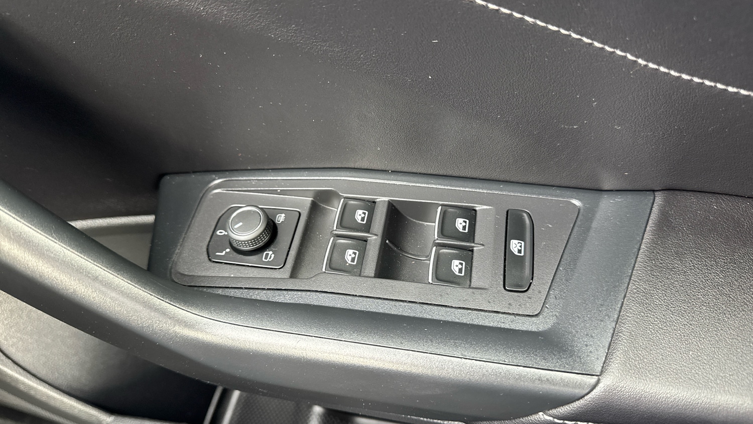 Used Volkswagen T-Roc 2022 for sale - 77973188: Photo 25