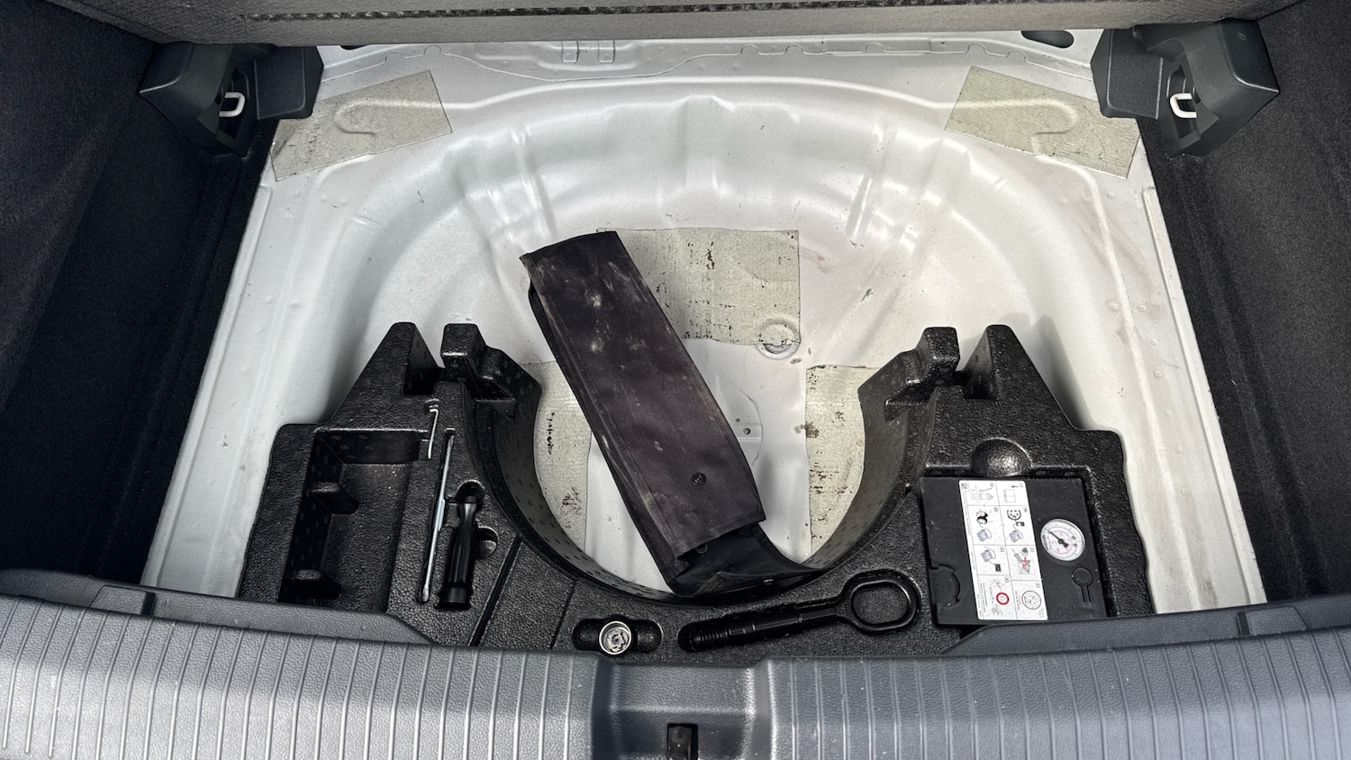 Used Volkswagen T-Roc 2022 for sale - 77973188: Photo 42