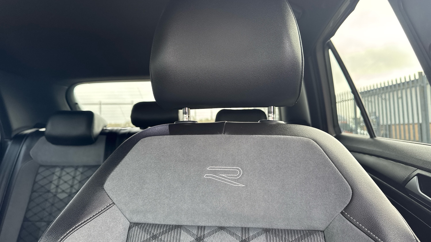 Used Volkswagen T-Roc 2022 for sale - 77973188: Photo 59