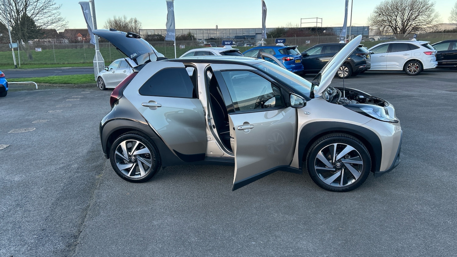 Used Toyota Aygo X 2022 for sale - 77085412: Photo 40