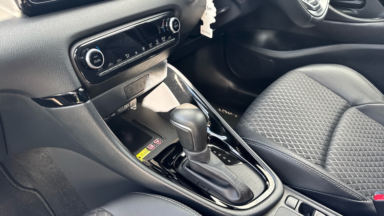 Used Toyota Yaris 2024 for sale - 78077517: Photo 13