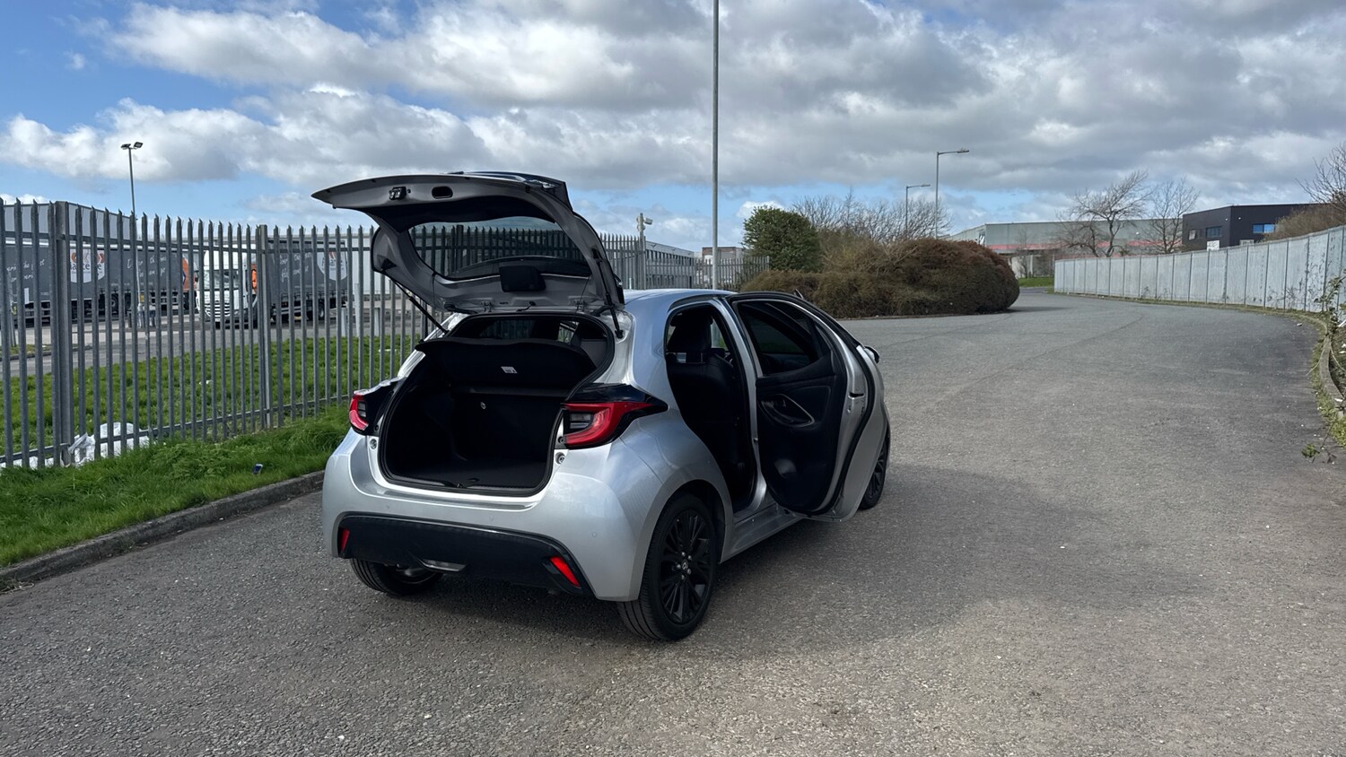 Used Toyota Yaris 2024 for sale - 78077517: Photo 30