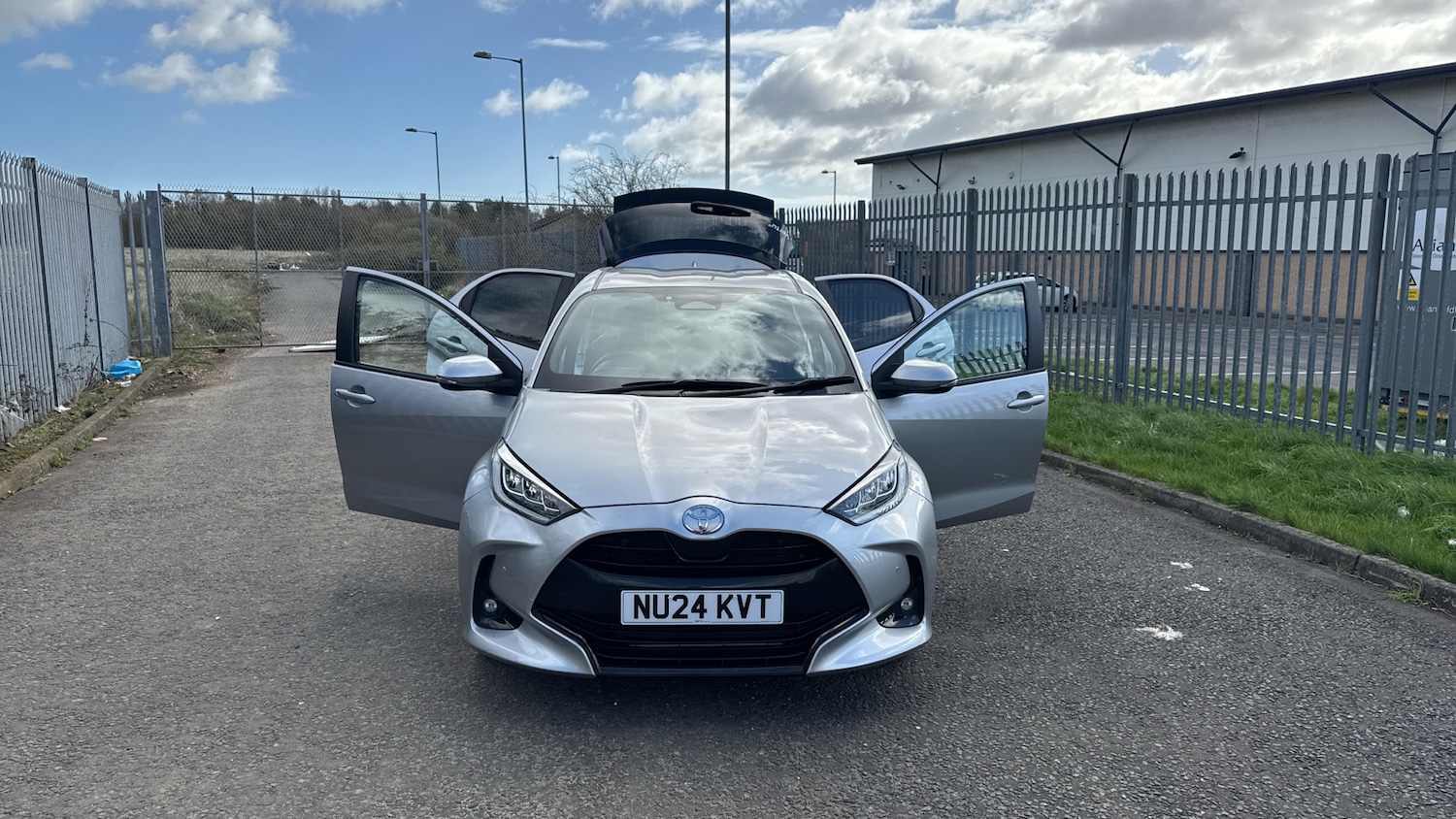 Used Toyota Yaris 2024 for sale - 78077517: Photo 33